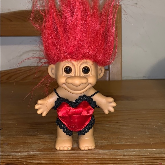 troll with red hair